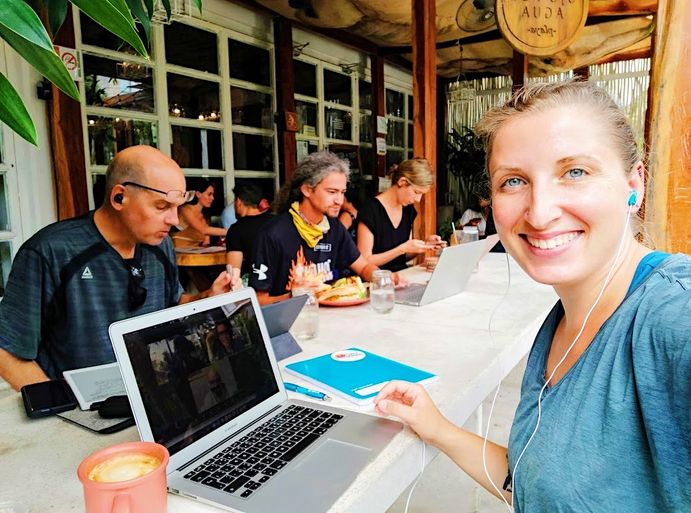 remote-work-travel-group (1)