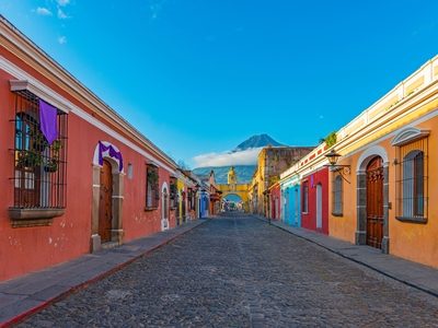 antigua-guatemala-main-street