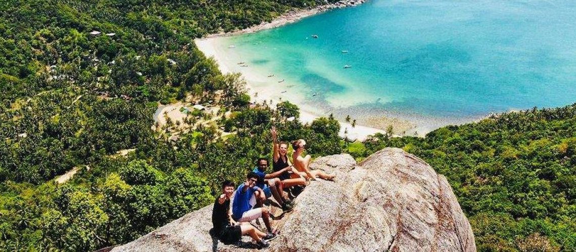 digital-nomads-hiking-in-floripa