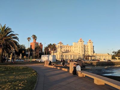 montevideo-digital-nomad-boardwalk montevideo-digital-nomad-boardwalk