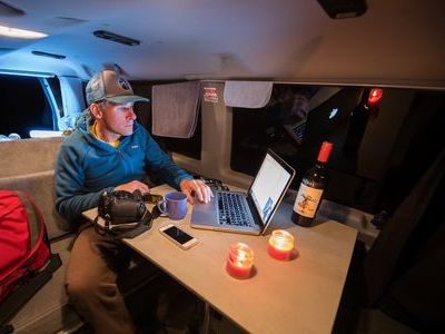 remote-worker-in-campervan remote-worker-in-campervan